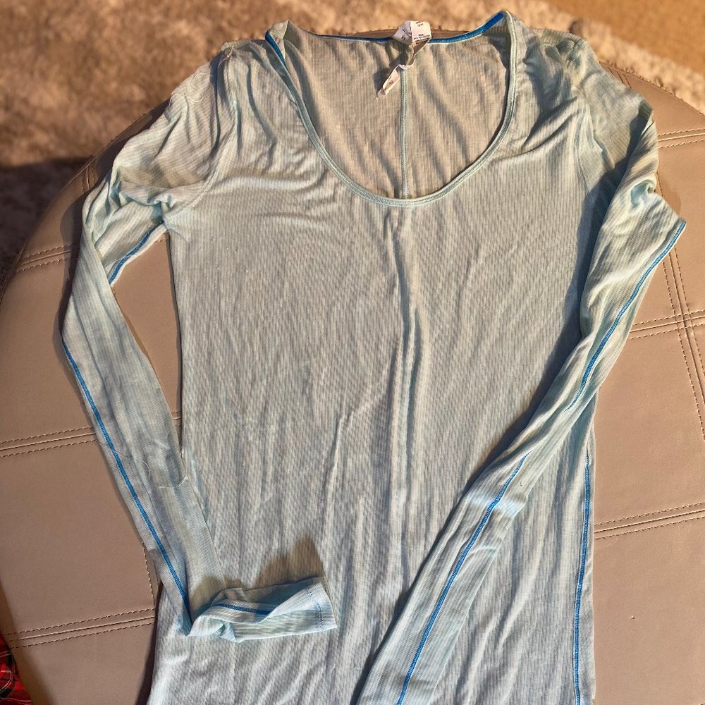 *NEW LULULEMON RUNNER LONG SLEEVES SZ6